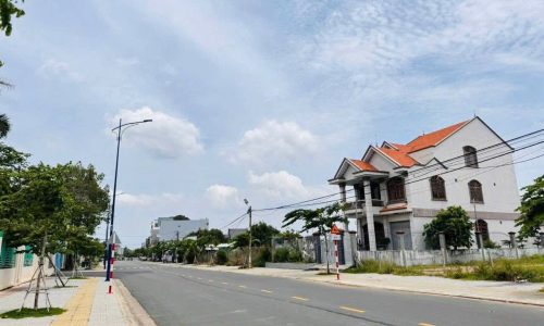 Bán biêt thự 2 mặt tiền ngay trung tâm gần trường học tại Bà Rịa