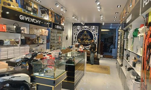 bán nhà 193 văn cao , 81m , ngõ 5m oto đỗ cửa